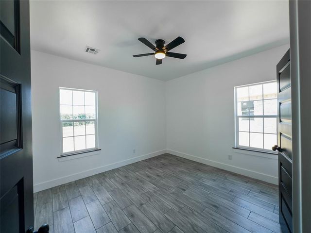 1160 Wolf Creek Drive, Blanchard, OK 73010