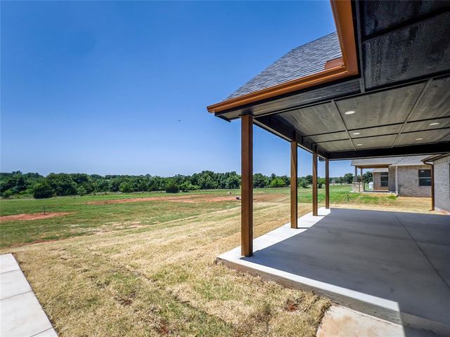 1160 Wolf Creek Drive, Blanchard, OK 73010