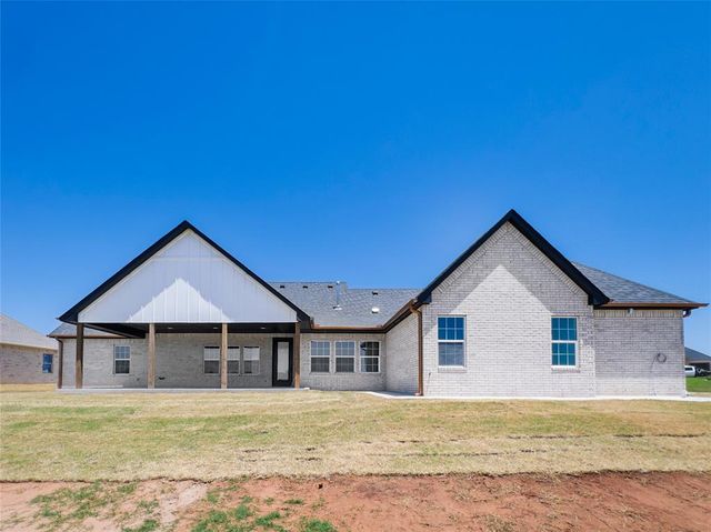 1160 Wolf Creek Drive, Blanchard, OK 73010