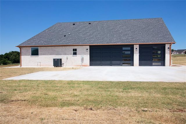 1160 Wolf Creek Drive, Blanchard, OK 73010