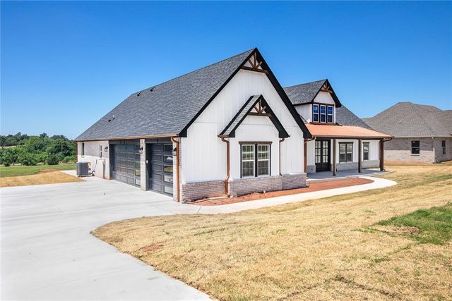 1160 Wolf Creek Drive, Blanchard, OK 73010