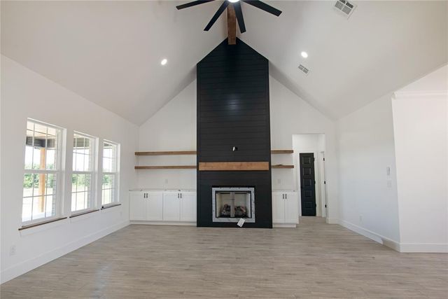 1160 Wolf Creek Drive, Blanchard, OK 73010