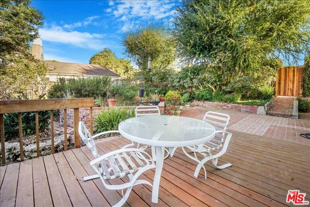 321 N Las Casas Avenue, Pacific Palisades, CA 90272