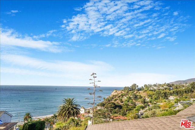 321 N Las Casas Avenue, Pacific Palisades, CA 90272