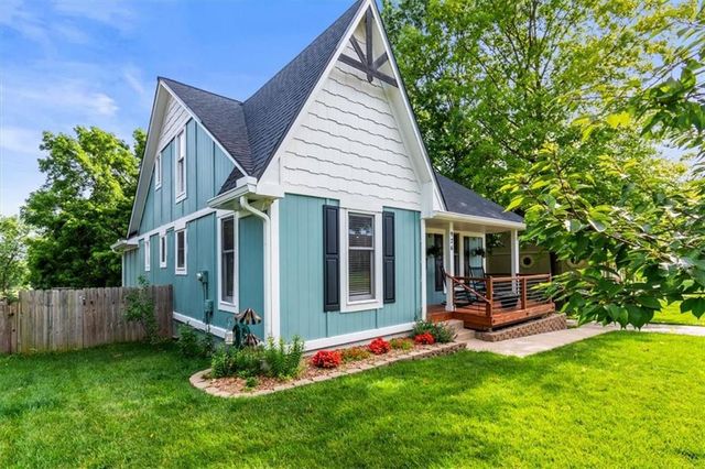 926 E Myrtle Street, Pleasant Hill, MO 64080