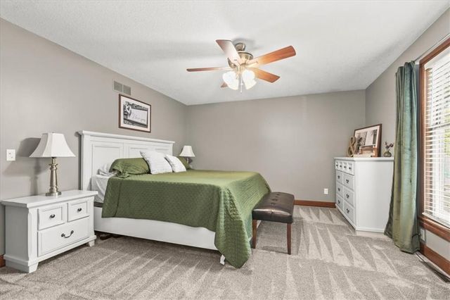 926 E Myrtle Street, Pleasant Hill, MO 64080