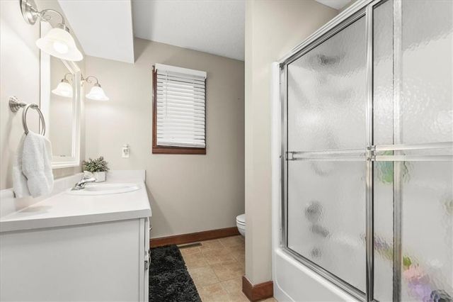 926 E Myrtle Street, Pleasant Hill, MO 64080