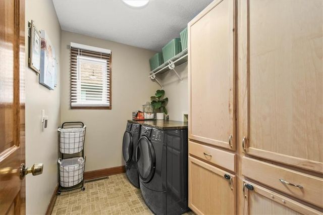 926 E Myrtle Street, Pleasant Hill, MO 64080