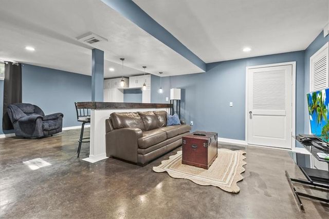 926 E Myrtle Street, Pleasant Hill, MO 64080