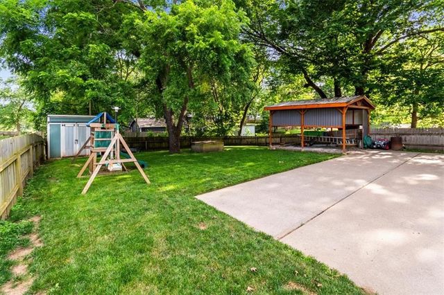 926 E Myrtle Street, Pleasant Hill, MO 64080