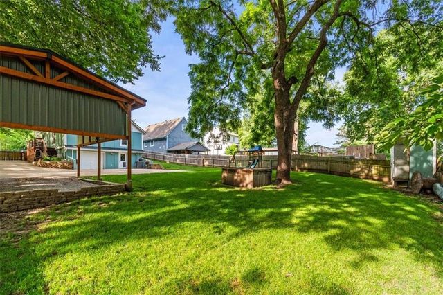 926 E Myrtle Street, Pleasant Hill, MO 64080
