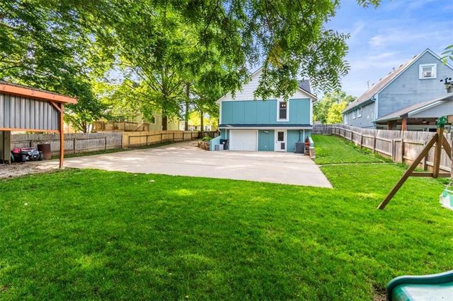 926 E Myrtle Street, Pleasant Hill, MO 64080