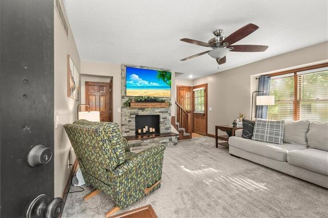 926 E Myrtle Street, Pleasant Hill, MO 64080