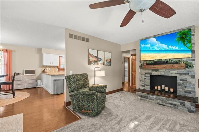 926 E Myrtle Street, Pleasant Hill, MO 64080