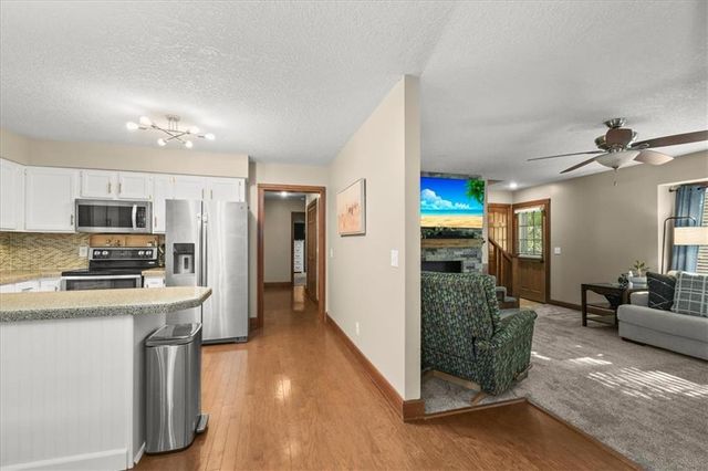 926 E Myrtle Street, Pleasant Hill, MO 64080