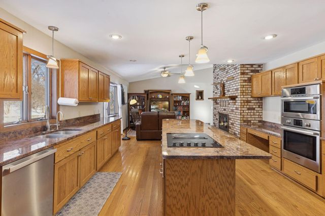 2320 Timber Trail E, Maplewood, MN 55119