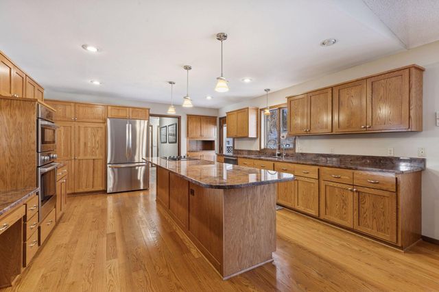 2320 Timber Trail E, Maplewood, MN 55119