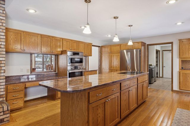 2320 Timber Trail E, Maplewood, MN 55119