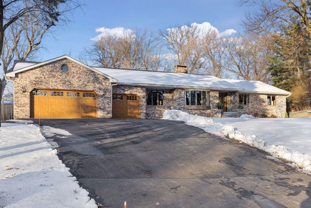 2320 Timber Trail E, Maplewood, MN 55119