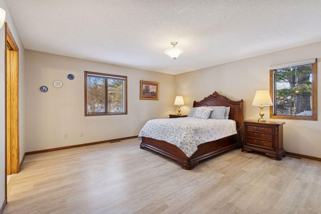 2320 Timber Trail E, Maplewood, MN 55119