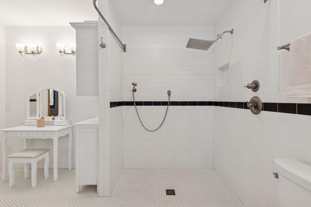 2320 Timber Trail E, Maplewood, MN 55119