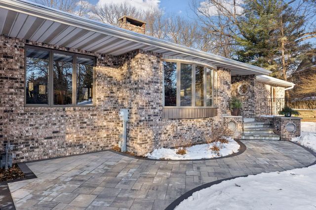 2320 Timber Trail E, Maplewood, MN 55119