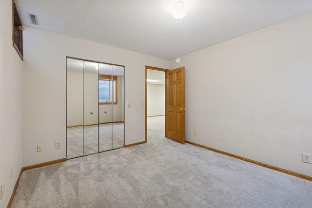 2320 Timber Trail E, Maplewood, MN 55119