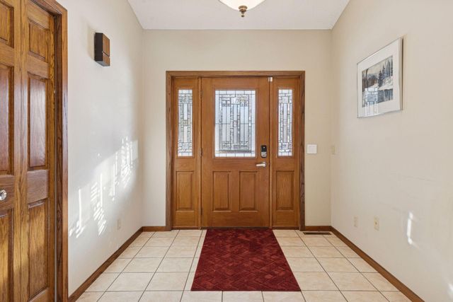 2320 Timber Trail E, Maplewood, MN 55119