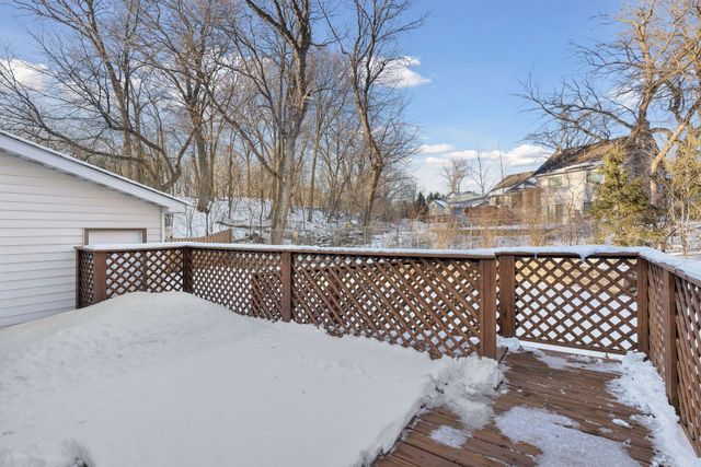 2320 Timber Trail E, Maplewood, MN 55119