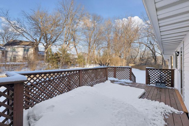 2320 Timber Trail E, Maplewood, MN 55119