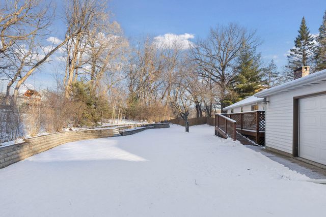 2320 Timber Trail E, Maplewood, MN 55119