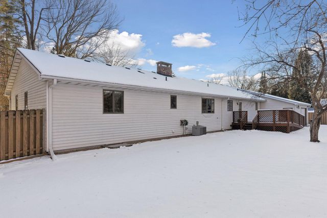 2320 Timber Trail E, Maplewood, MN 55119