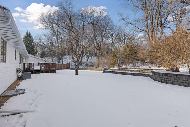 2320 Timber Trail E, Maplewood, MN 55119