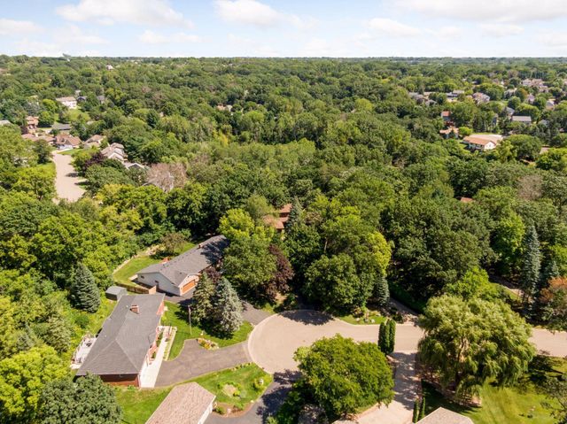 2320 Timber Trail E, Maplewood, MN 55119