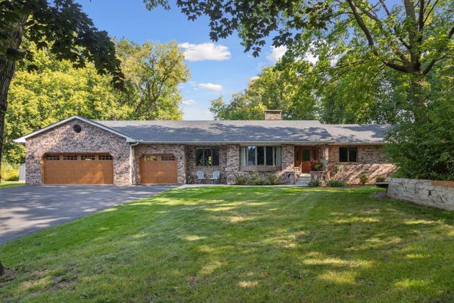 2320 Timber Trail E, Maplewood, MN 55119