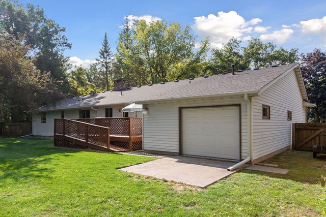 2320 Timber Trail E, Maplewood, MN 55119
