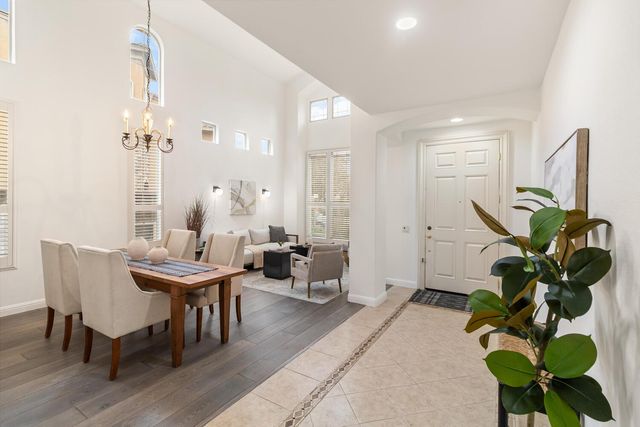 945 Sierra Park Ln, Sacramento, CA 95864