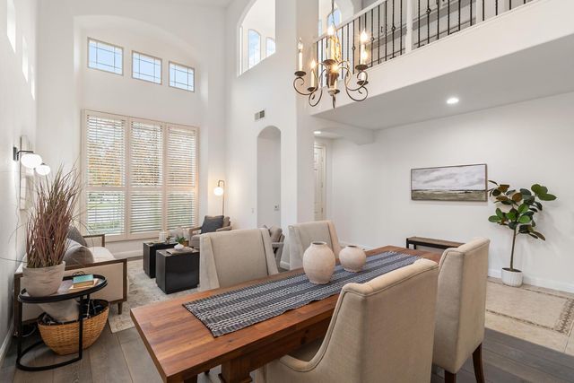 945 Sierra Park Ln, Sacramento, CA 95864