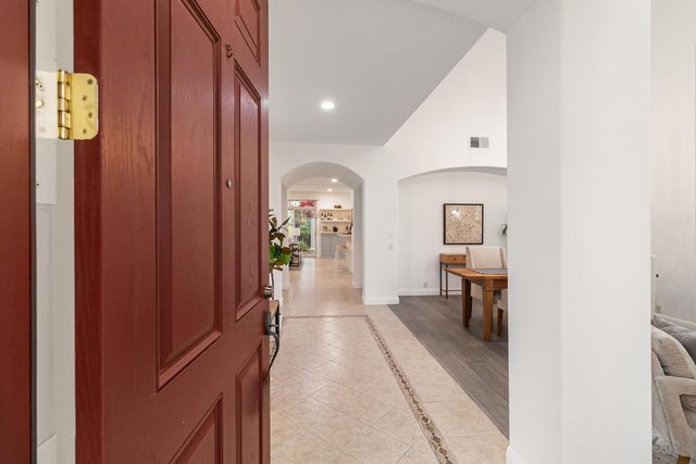 945 Sierra Park Ln, Sacramento, CA 95864