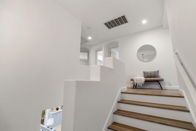 945 Sierra Park Ln, Sacramento, CA 95864