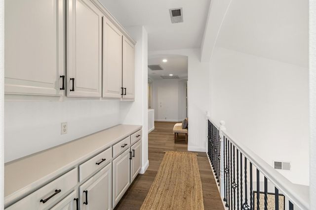 945 Sierra Park Ln, Sacramento, CA 95864