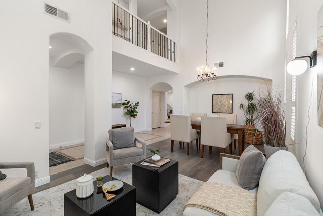 945 Sierra Park Ln, Sacramento, CA 95864