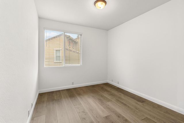 945 Sierra Park Ln, Sacramento, CA 95864