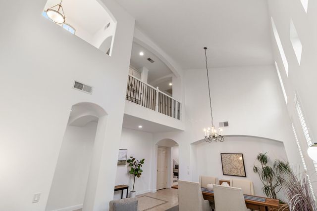 945 Sierra Park Ln, Sacramento, CA 95864