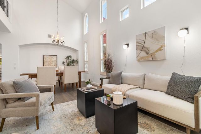 945 Sierra Park Ln, Sacramento, CA 95864