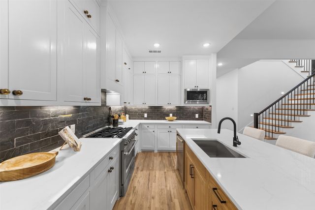 2619 Emmett Street, Dallas, TX 75211