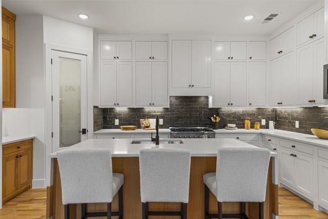 2619 Emmett Street, Dallas, TX 75211