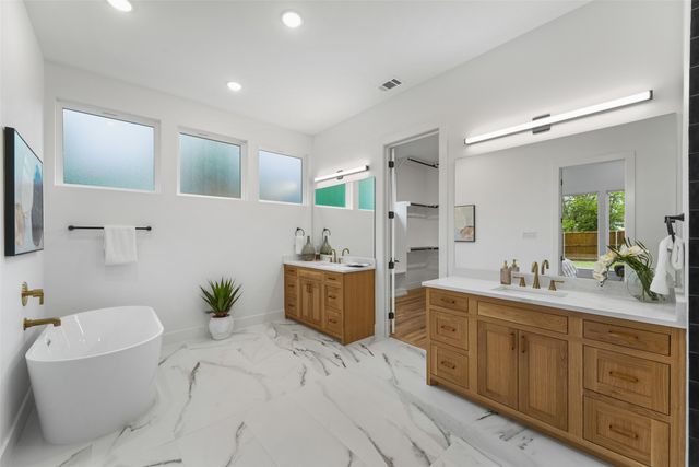 2619 Emmett Street, Dallas, TX 75211