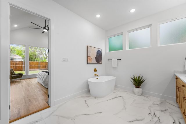 2619 Emmett Street, Dallas, TX 75211