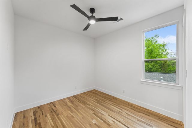 2619 Emmett Street, Dallas, TX 75211